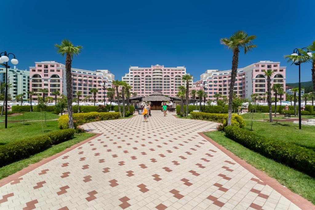 Majestic Beach Resort