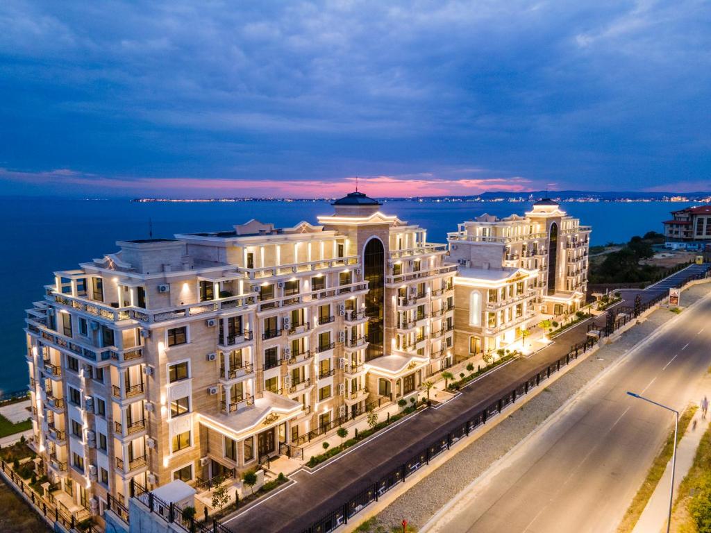 Onyx Beach Residence