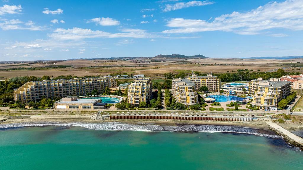 Midia Grand Resort