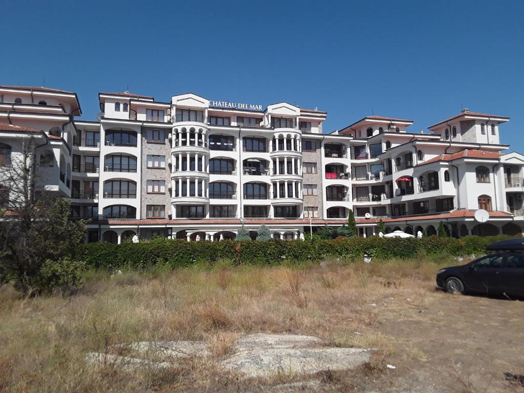 Chateau Del Mar
