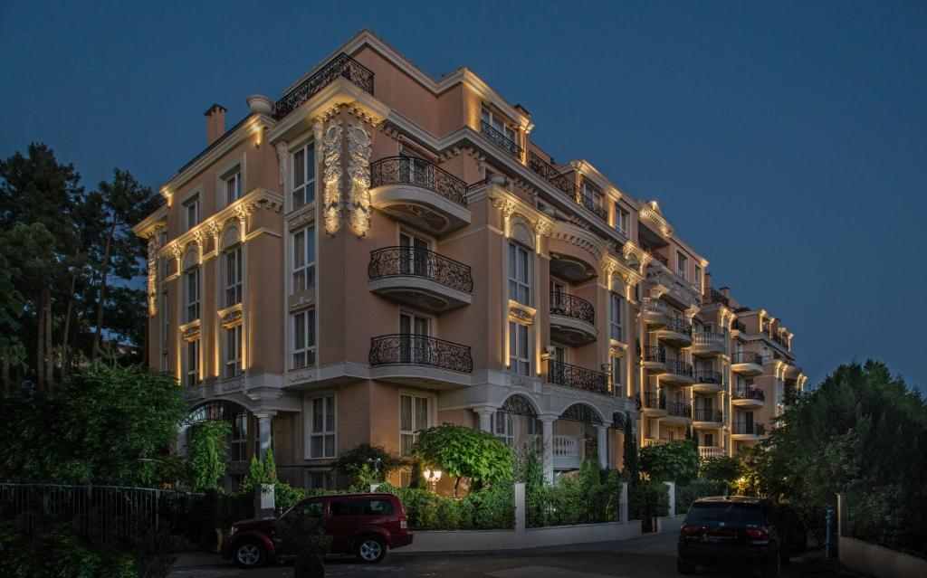 Venera Palace