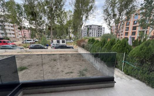 Двокімнатна квартира з власним двориком у комплексі Emilia Romana City 2, Сонячний Берег ID: 111311